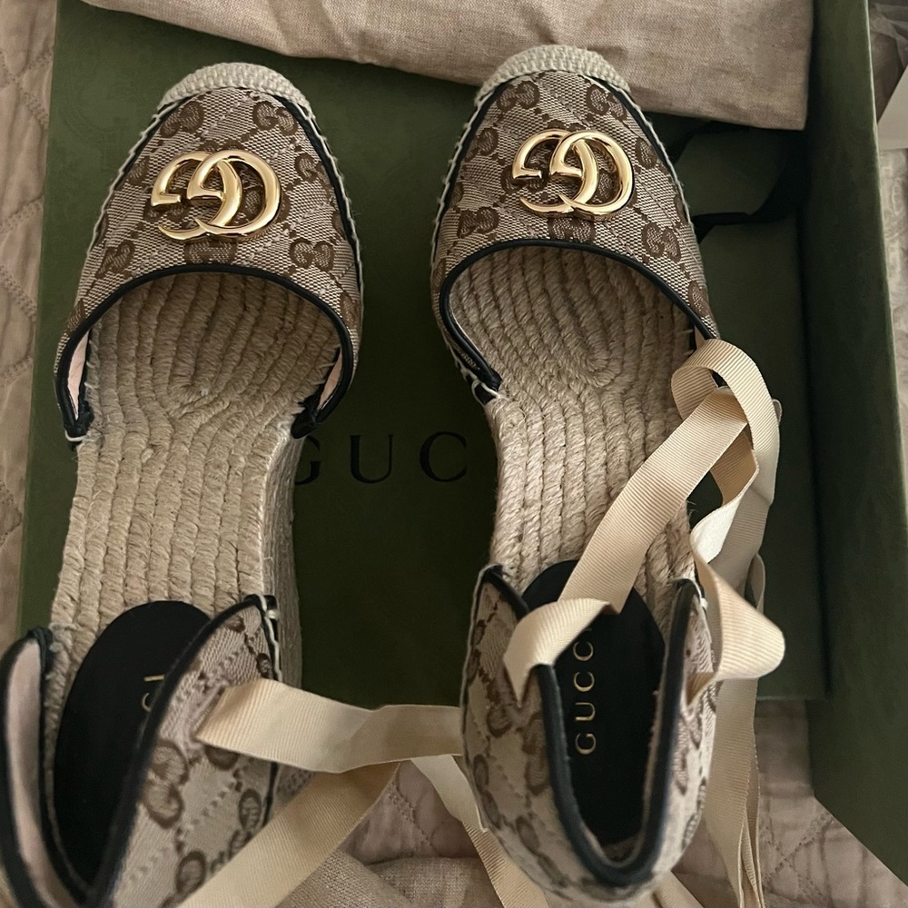 Gucci espadrille sandals - mint condition, worn once inside the house.